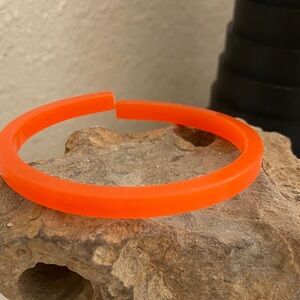 5/$10❤️❤️❤️NEW Bright Orange Acrylic Bangle Bracelet